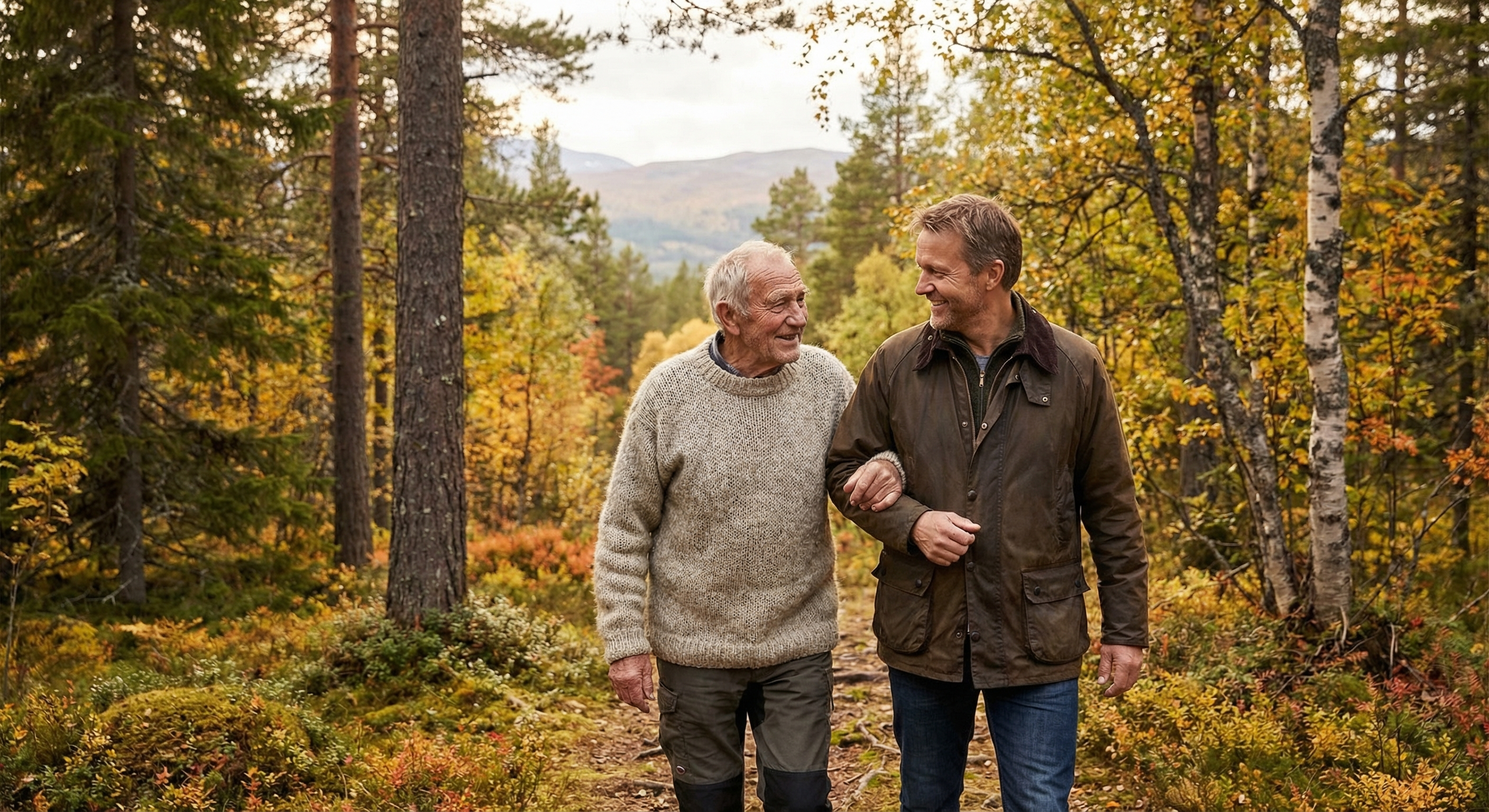 Far og sønn på tur i norsk natur